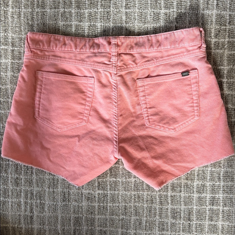 Carve Designs Oahu Dogtown Coral Shorts size 6 - Picture 2 of 5